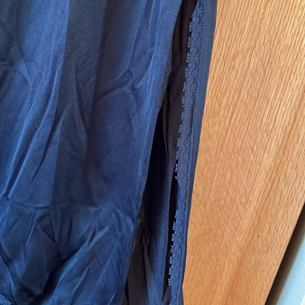 VINTAGE USA MADE Body Lites 30” Slip Size Large black lace trim long slit EUC - Picture 5 of 6